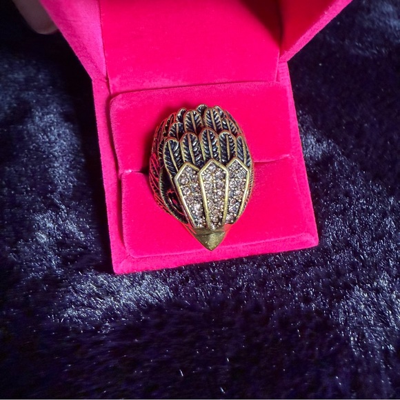 🦅✨ Kurt Geiger Gold Eagle Head Crystal XL Ring - Picture 7 of 11